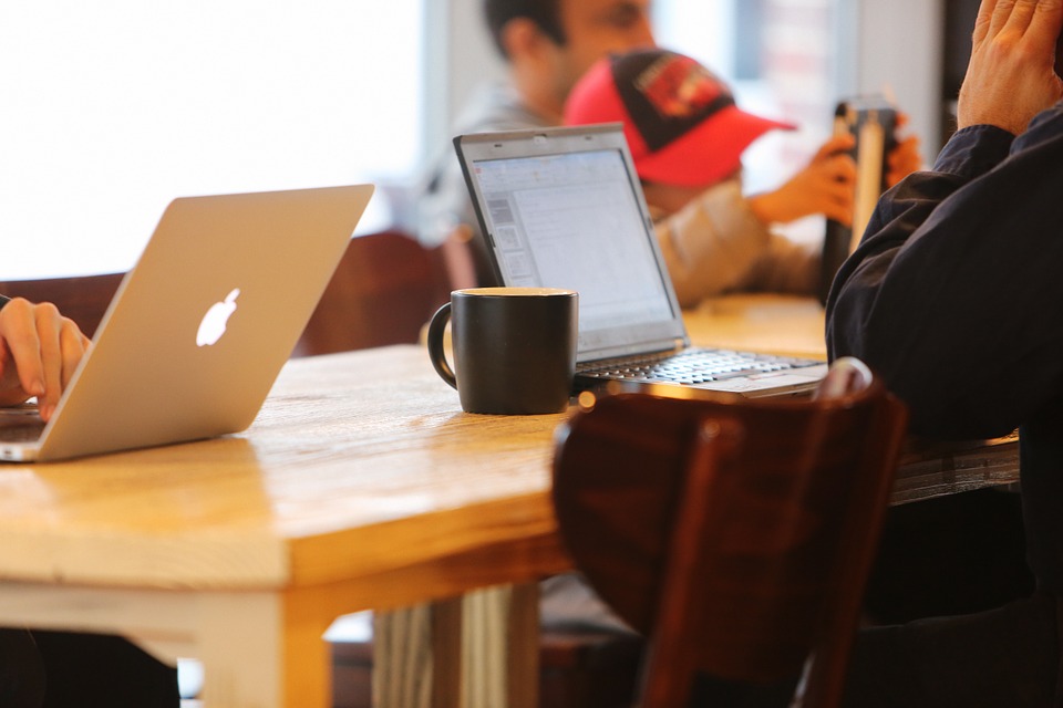 laptops at coffee shop